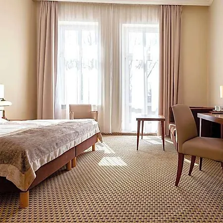 Hotel Jantar & By Zdrojowa 3*