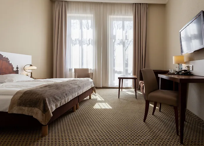 Hotel Jantar & By Zdrojowa 3*